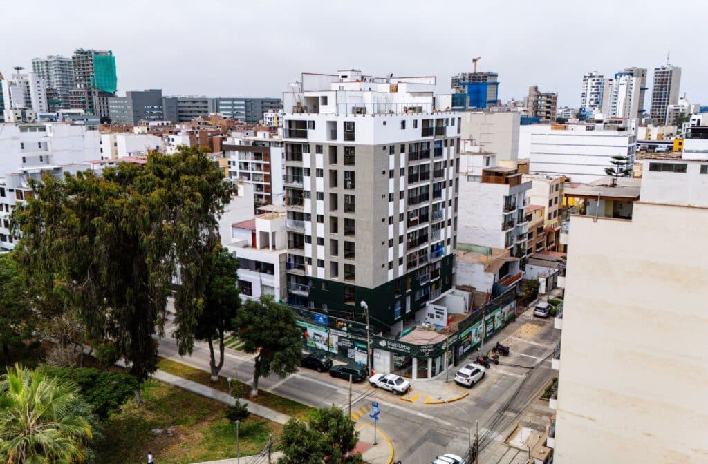 Elegir el edificio residencial adecuado puede marcar una diferencia significativa en tu calidad de vida diaria.